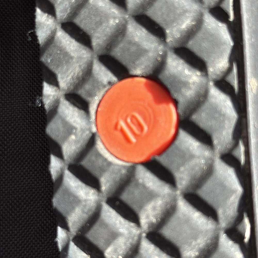 Michael Kors Womens Orange Flip Flop Sandals - Picture 6 of 6